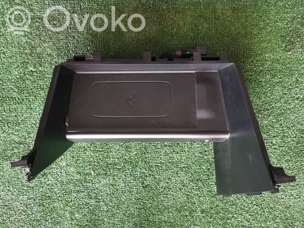 KIA Pro Cee'd III Wireless charging module 