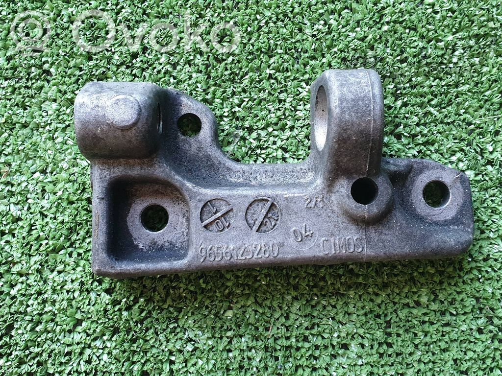 Peugeot Expert Engine mounting bracket 