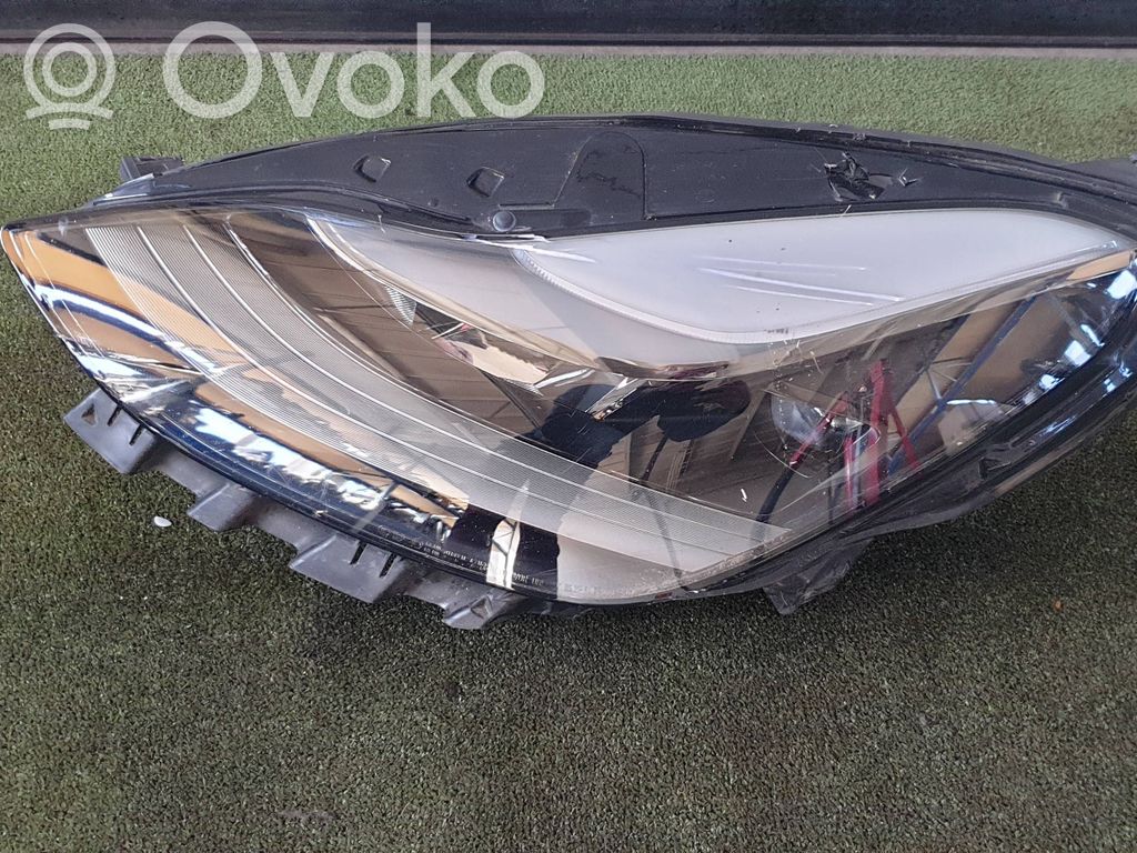Tesla Model Y Phare frontale 