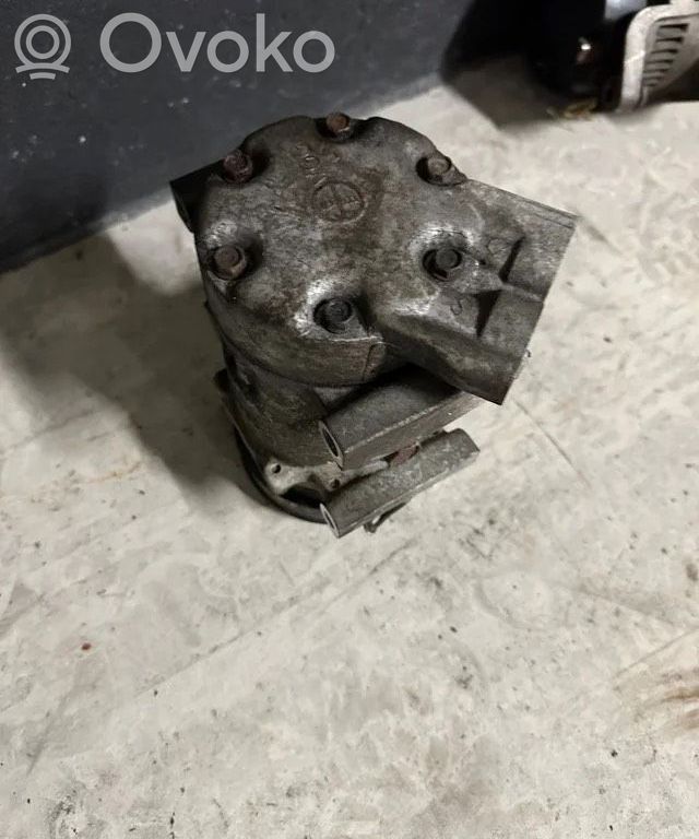 Renault Clio II Air conditioning (A/C) compressor (pump) 