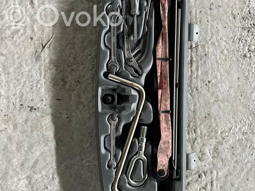 BMW 3 E46 Tool box 