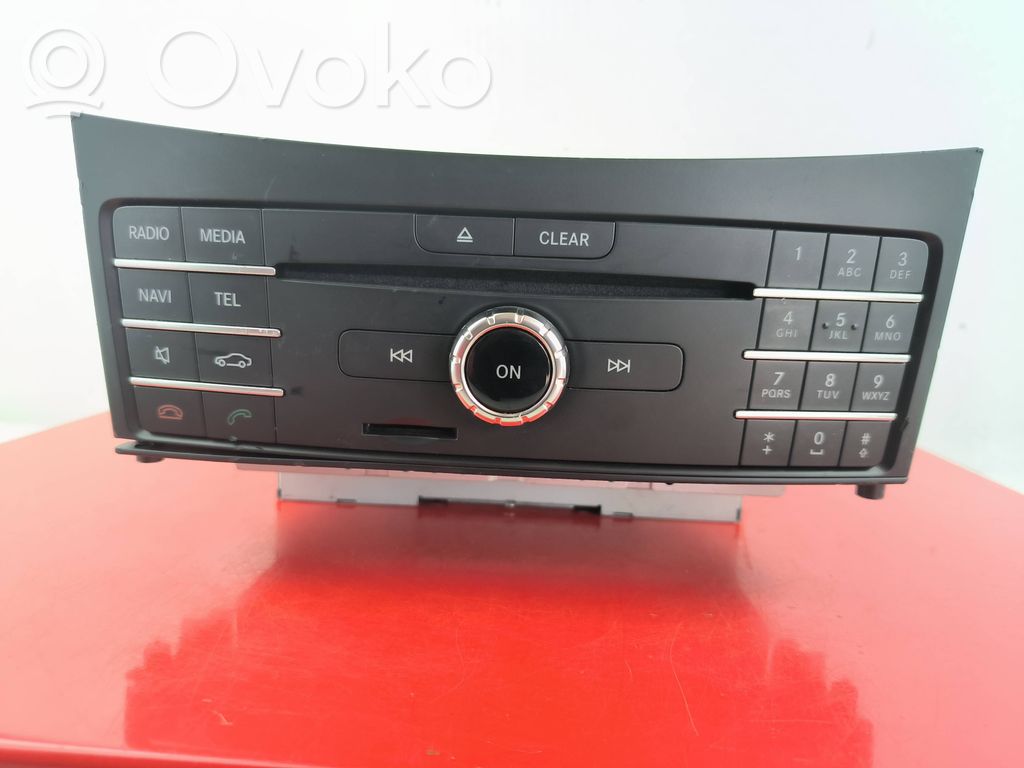Mercedes-Benz E W212 Panel / Radioodtwarzacz CD/DVD/GPS 