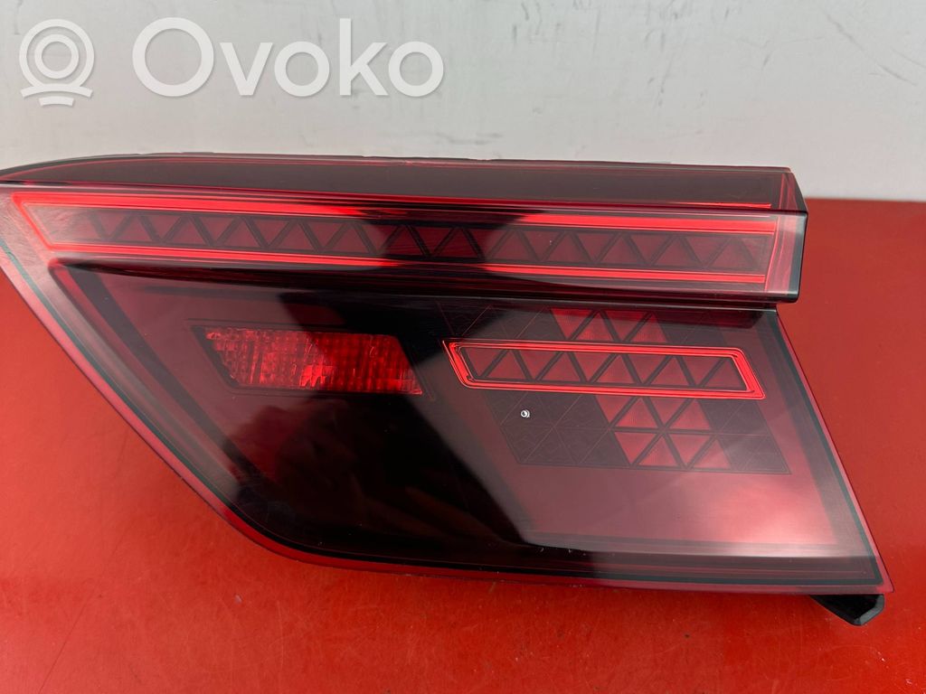 Volkswagen Tiguan Lampy tylnej klapy bagażnika 