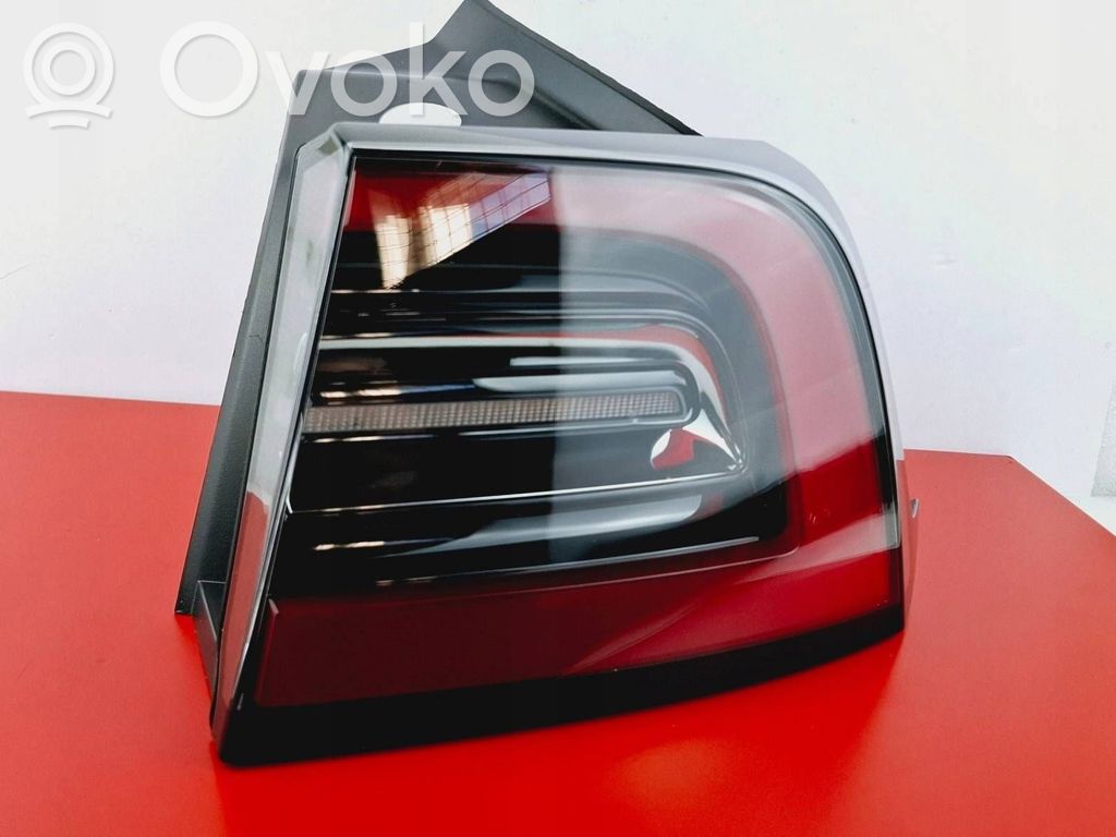 Tesla Model Y Rear/tail lights 