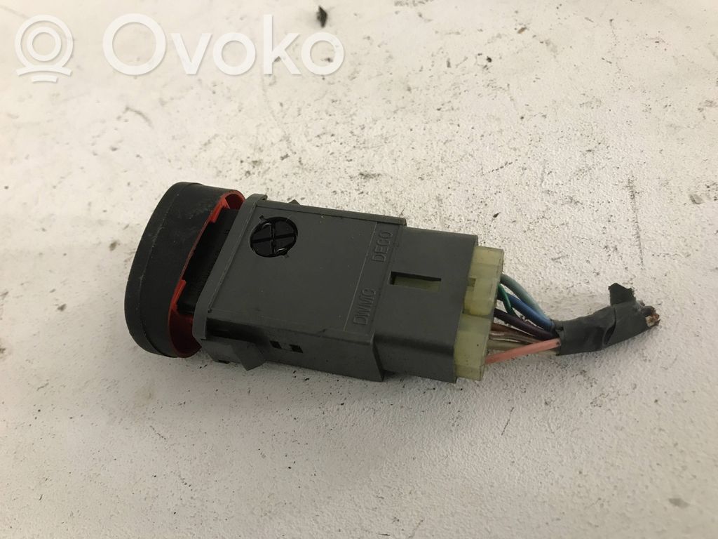 Mazda 323 Otros interruptores/perillas/selectores 