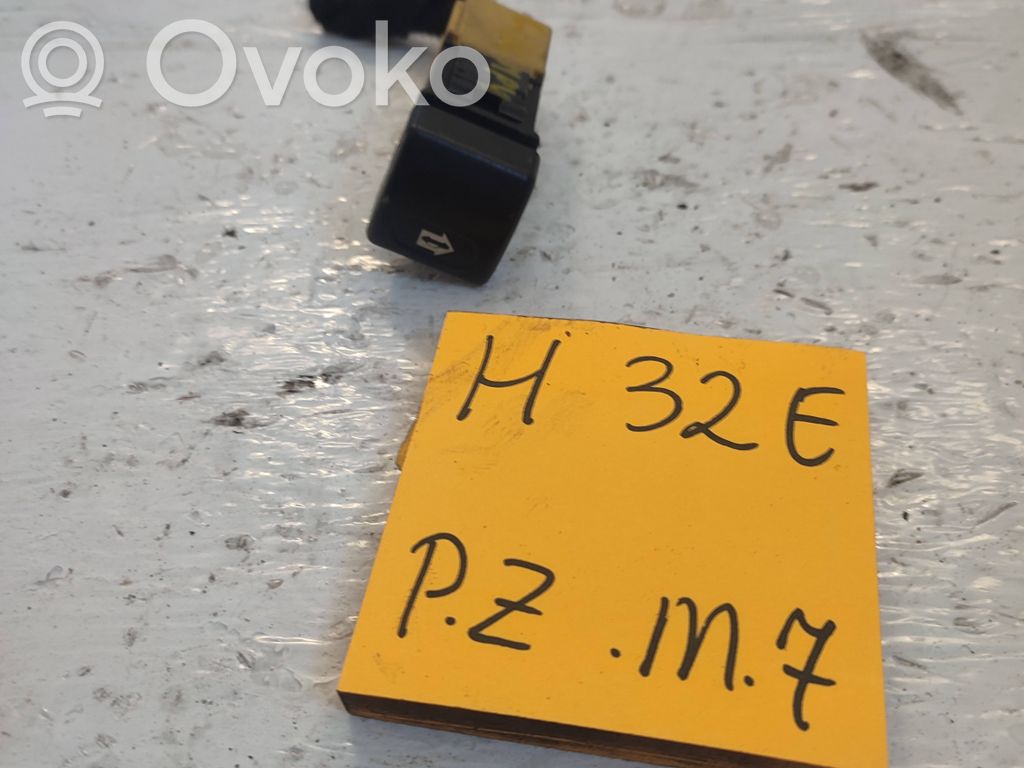 Mazda MPV II LW Electric window control switch 