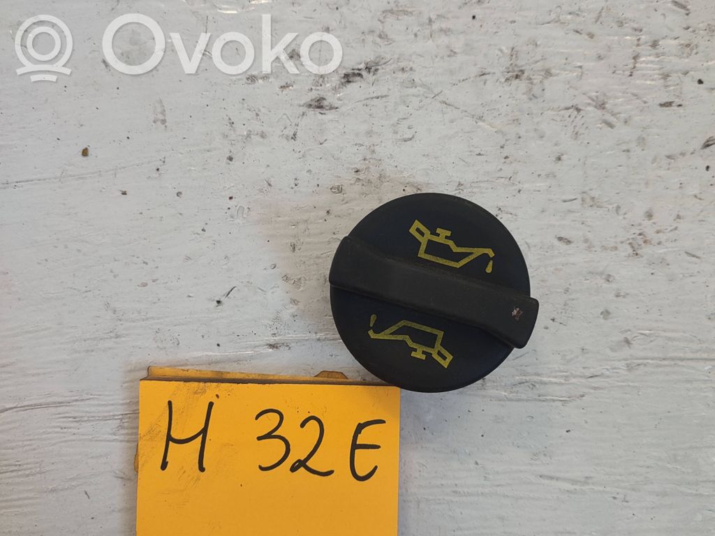 Renault Megane II Oil filler cap 
