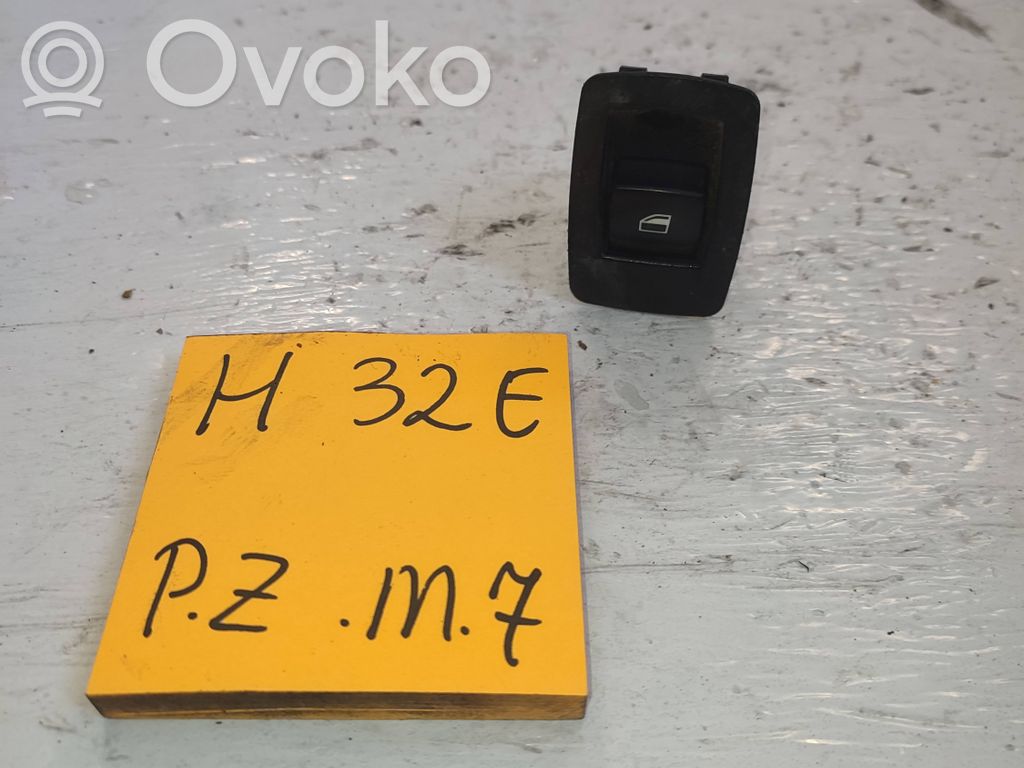 Electric window control switch   89745646