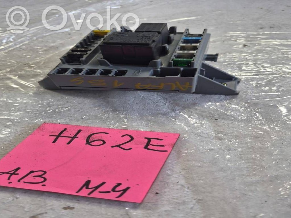Alfa Romeo 159 Fuse module 