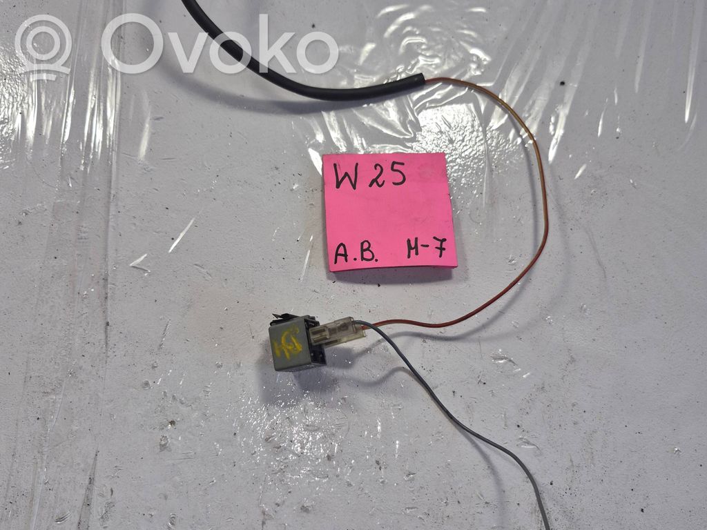 Volkswagen PASSAT B3 Other relay 