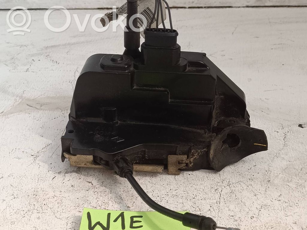 Renault Megane II Priekšpusē slēdzene 