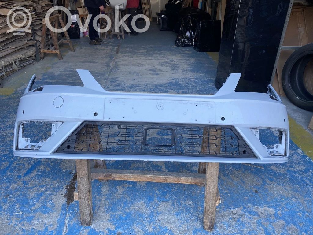 Front bumper   5F0807221R,5F0807221R,5F0807221R
