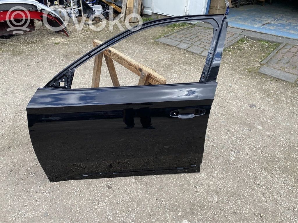 Puerta delantera   3V0831311,3V0831311,3V0831311