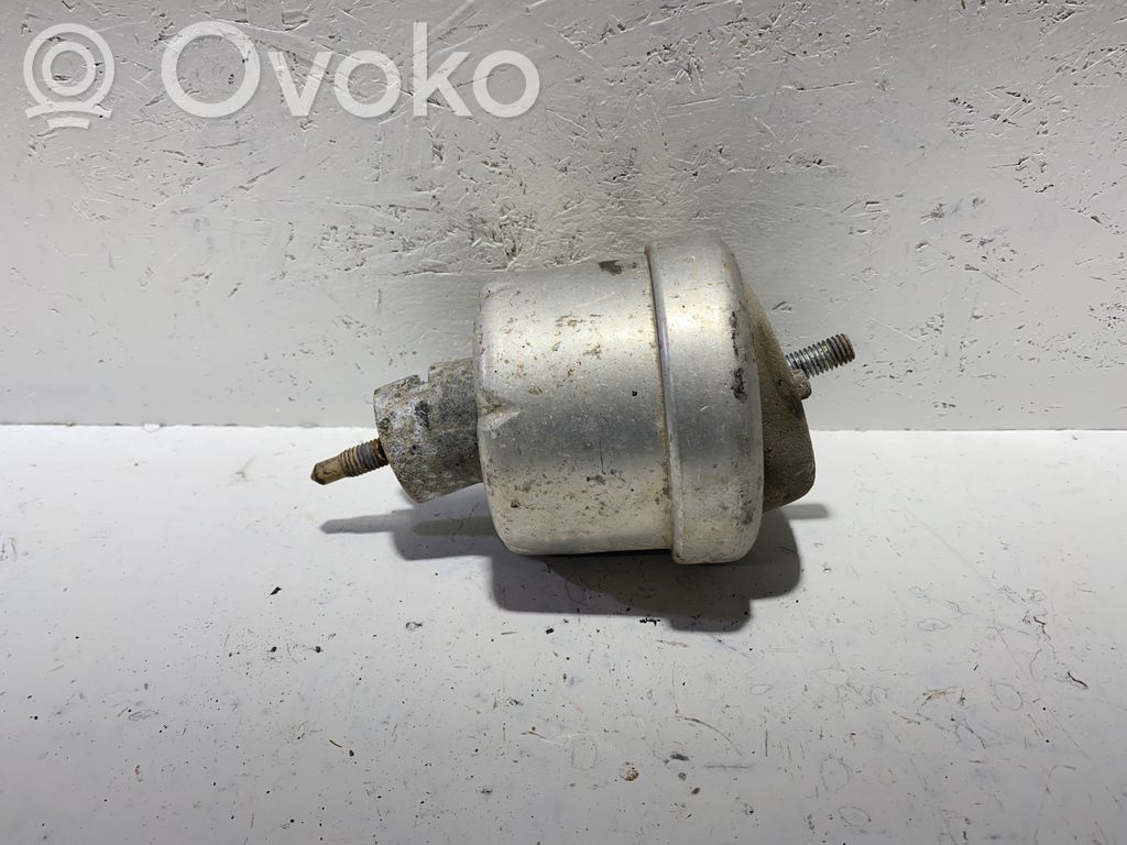 Opel Vectra B Engine mount bracket 