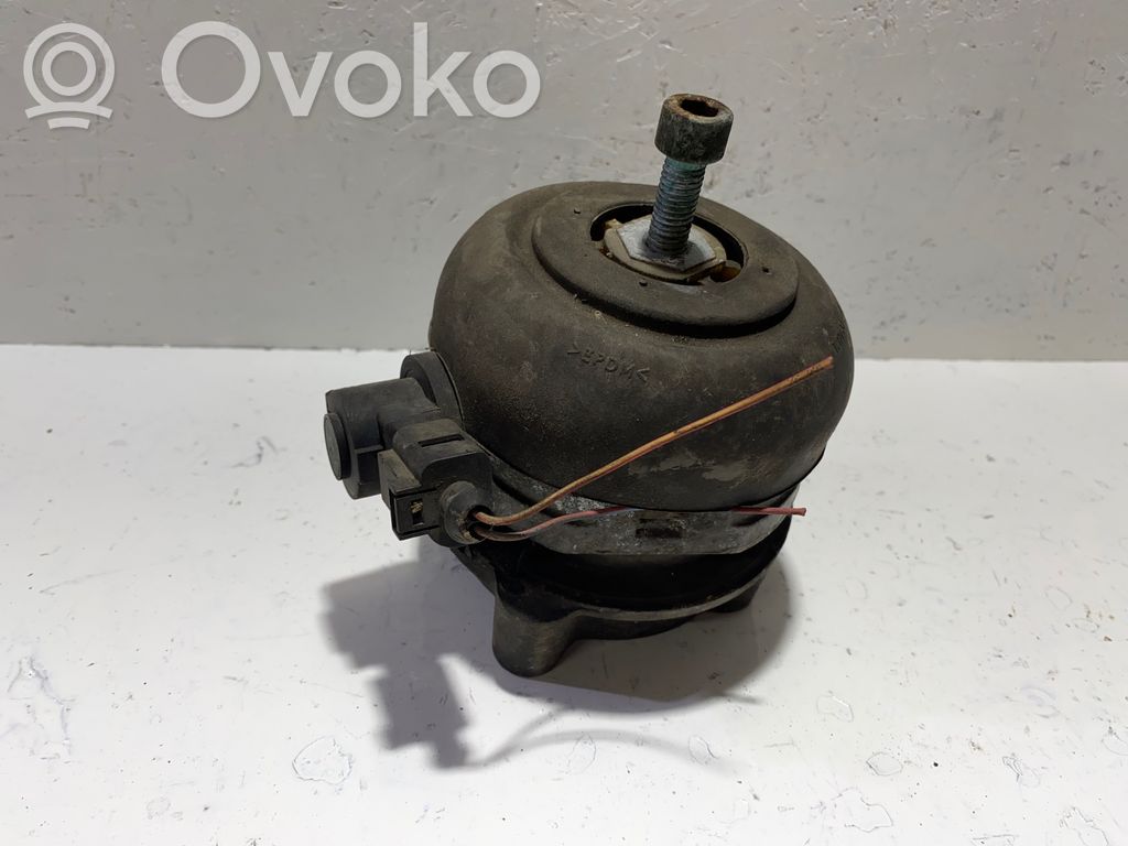 Audi A8 S8 D3 4E Engine mount bracket 