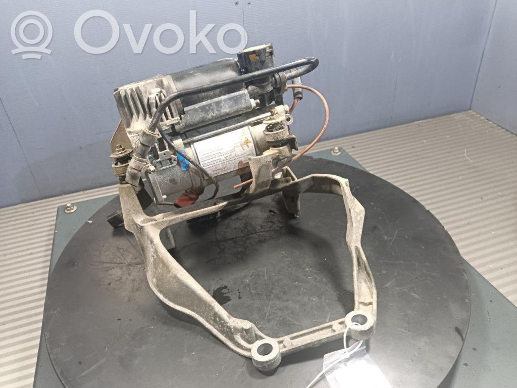 Ilmastointilaitteen kompressorin pumppu (A/C)