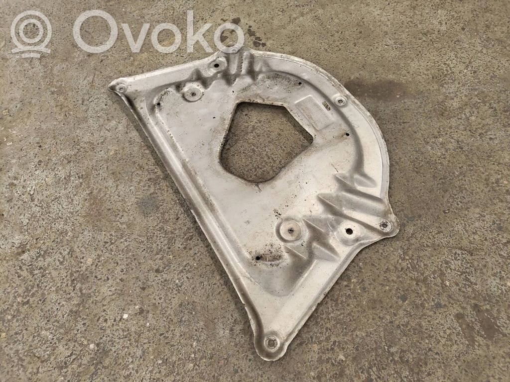 Engine splash shield/under tray   6759878
