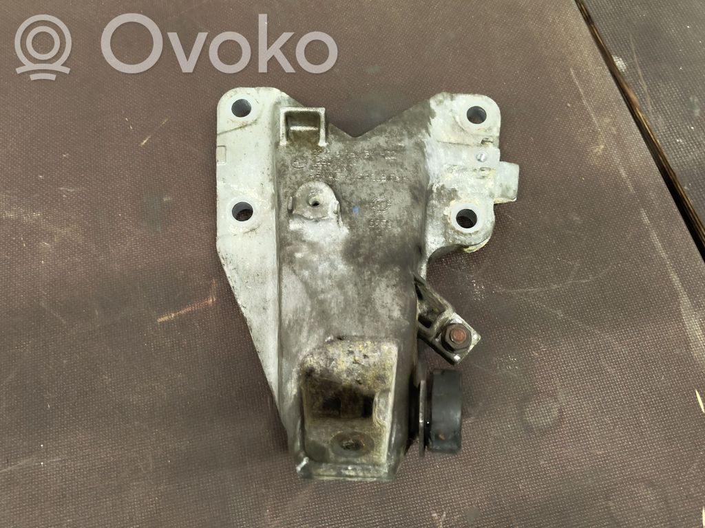 Halterung Lager Motor   6760317