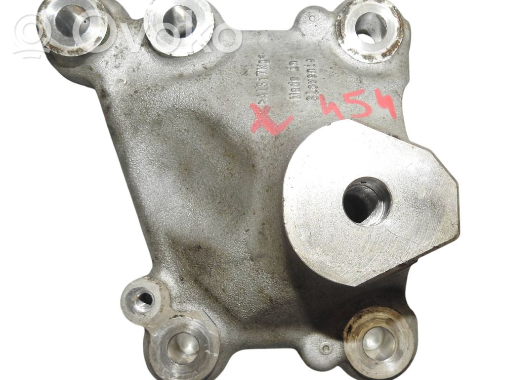Porsche Macan (95B) Engine mounting bracket 