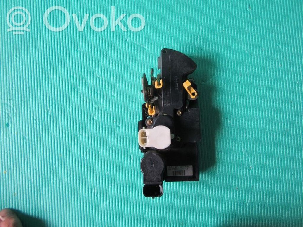 Opel Frontera B Aizmugurē slēdzene 