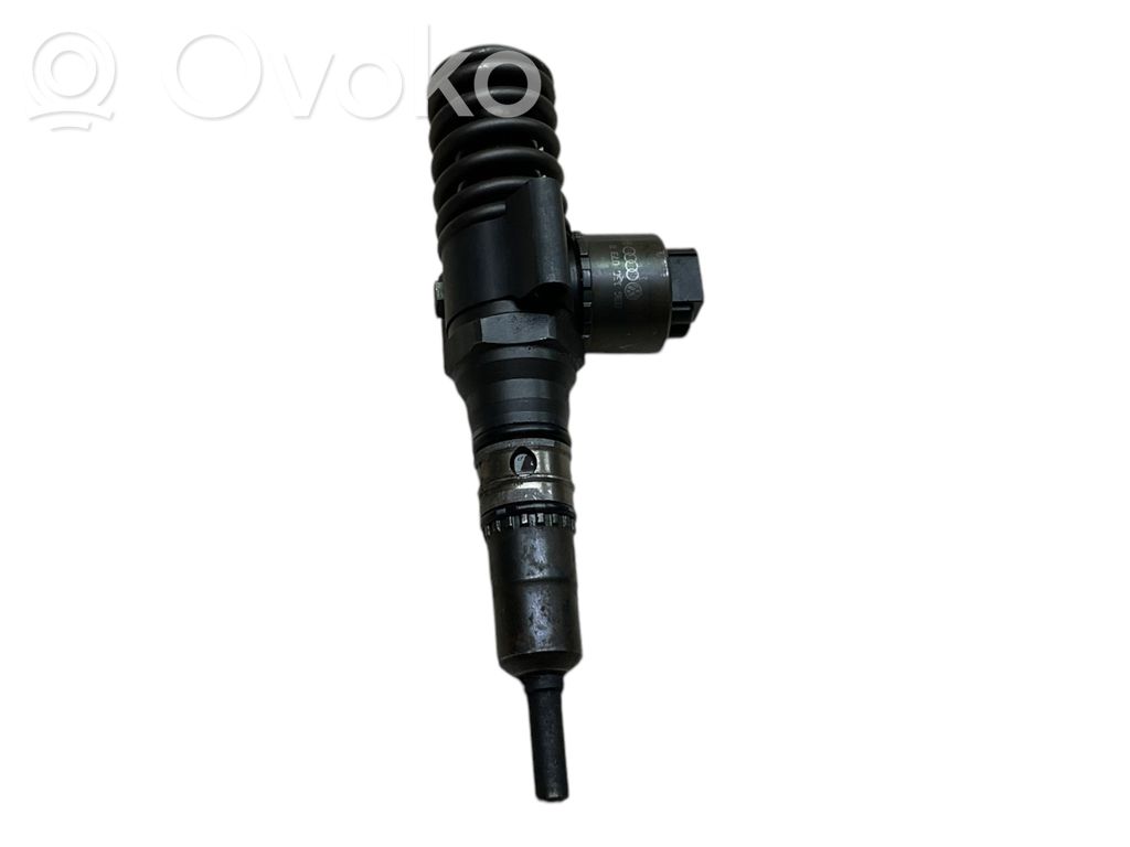 Volkswagen Golf V Inyector de combustible 