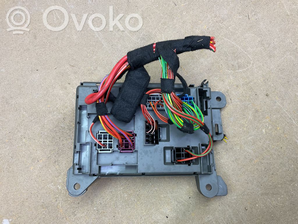 BMW X5 E70 Saugiklių blokas 