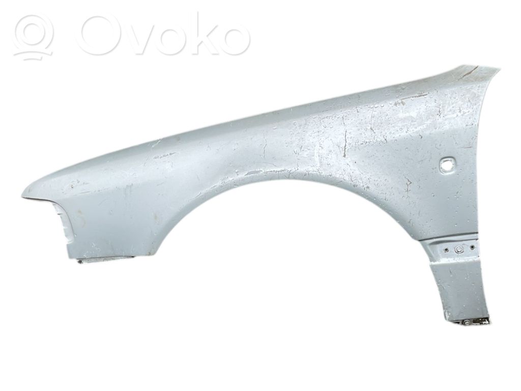 Audi A8 S8 D2 4D Sparnas 