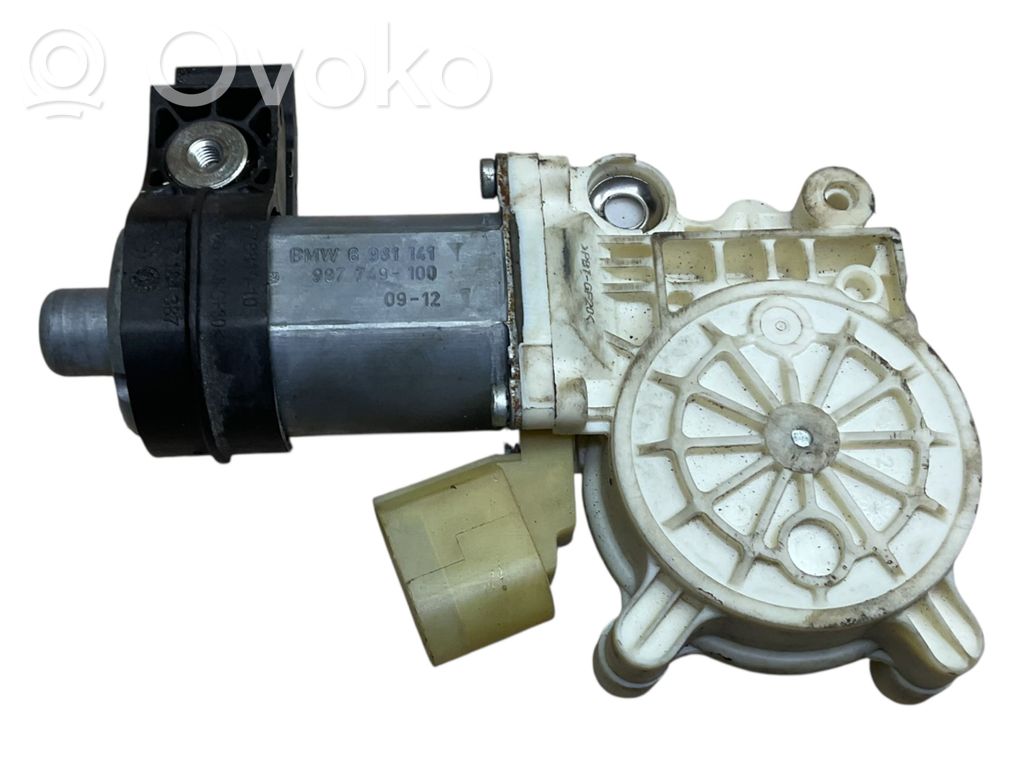 BMW 5 E60 E61 Front door window regulator motor 