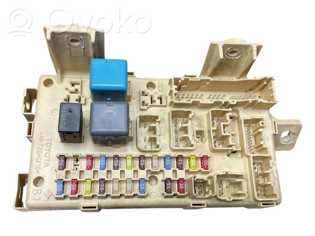 Toyota Avensis T250 Drošinātāju bloks 
