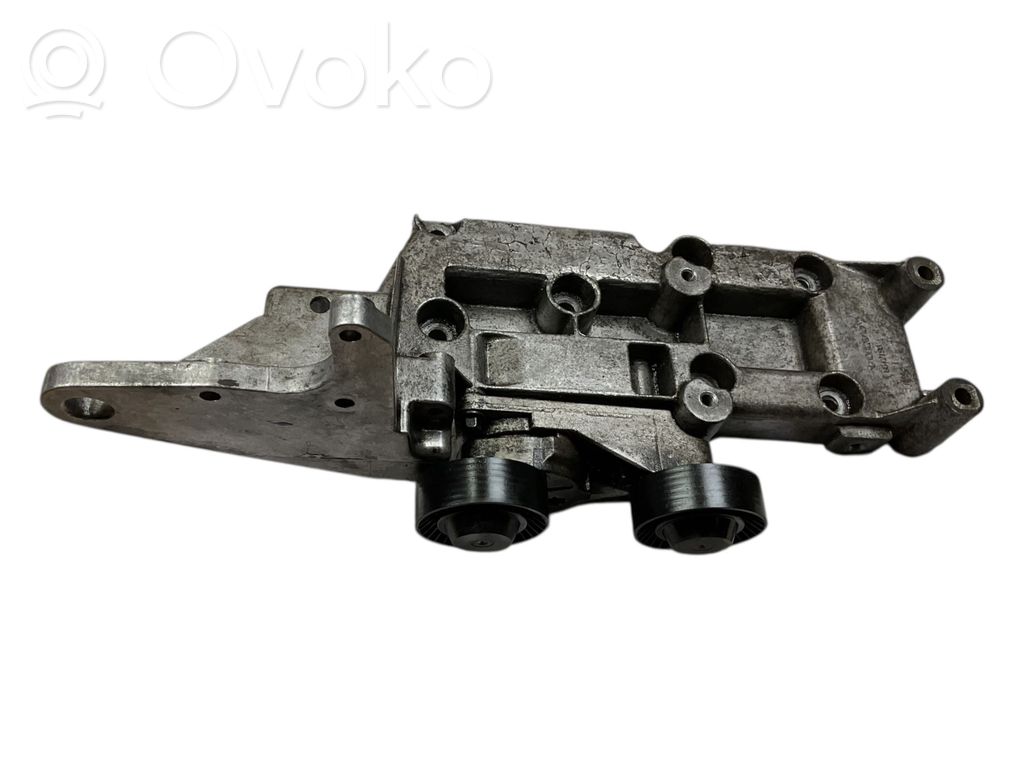 Engine mounting bracket   8642196