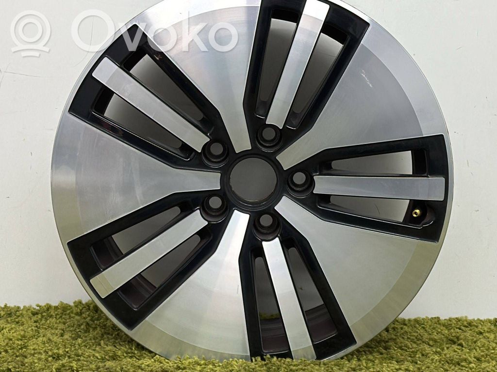 Volkswagen PASSAT B8 Felgi aluminiowe R17 