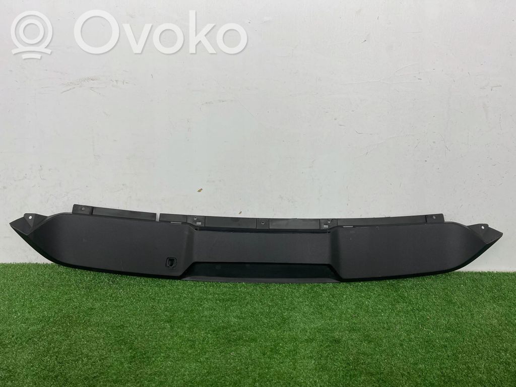 Volvo XC40 Отделка задней крышки 