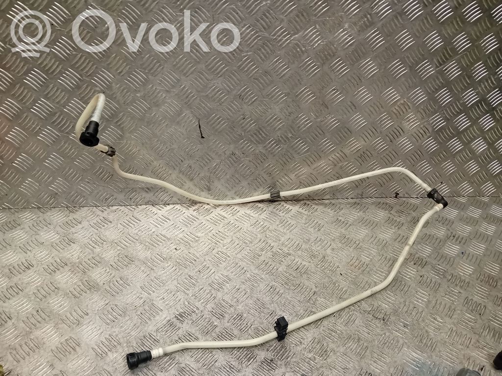 Audi e-tron Polttoaineputken letku 