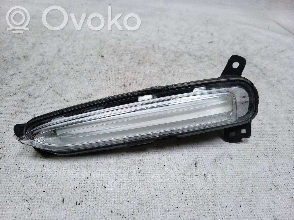 BMW i3 Front indicator light 