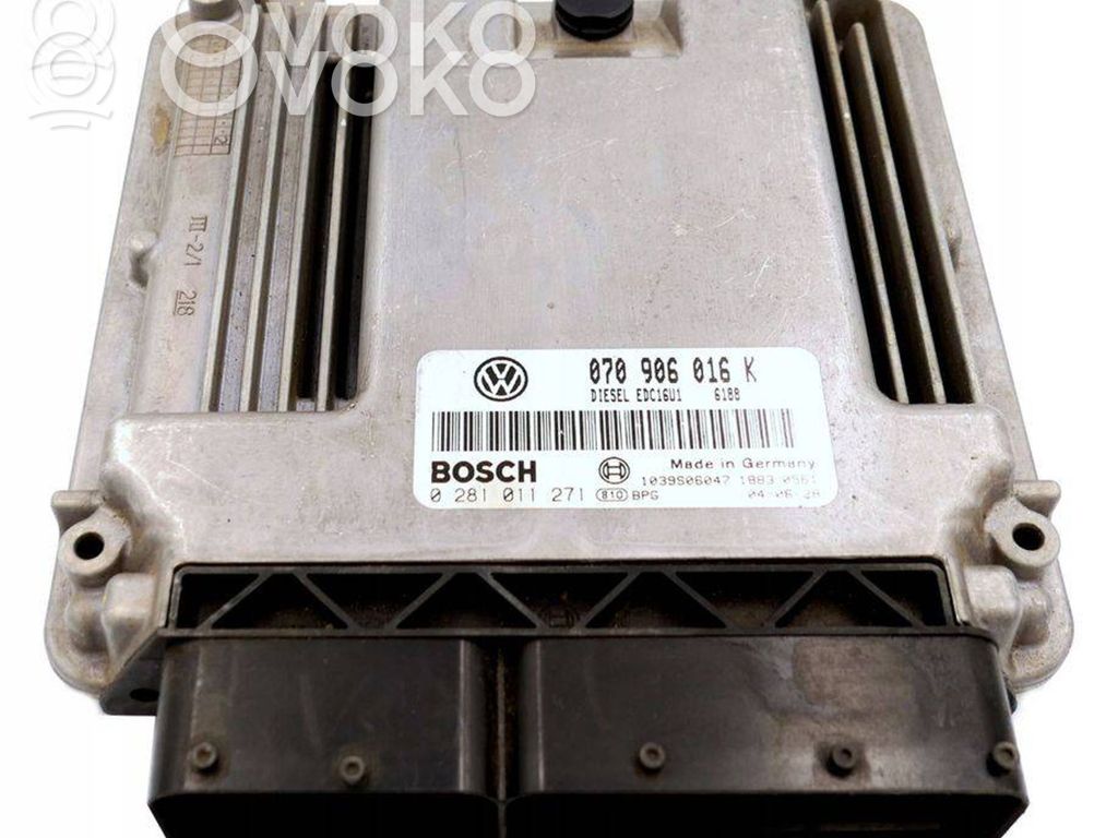 Volkswagen Transporter - Caravelle T5 Unitate control motor/modul ECU 
