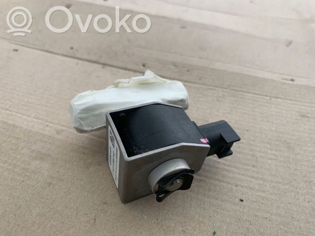 Climate control unit   LJ9H19E881A