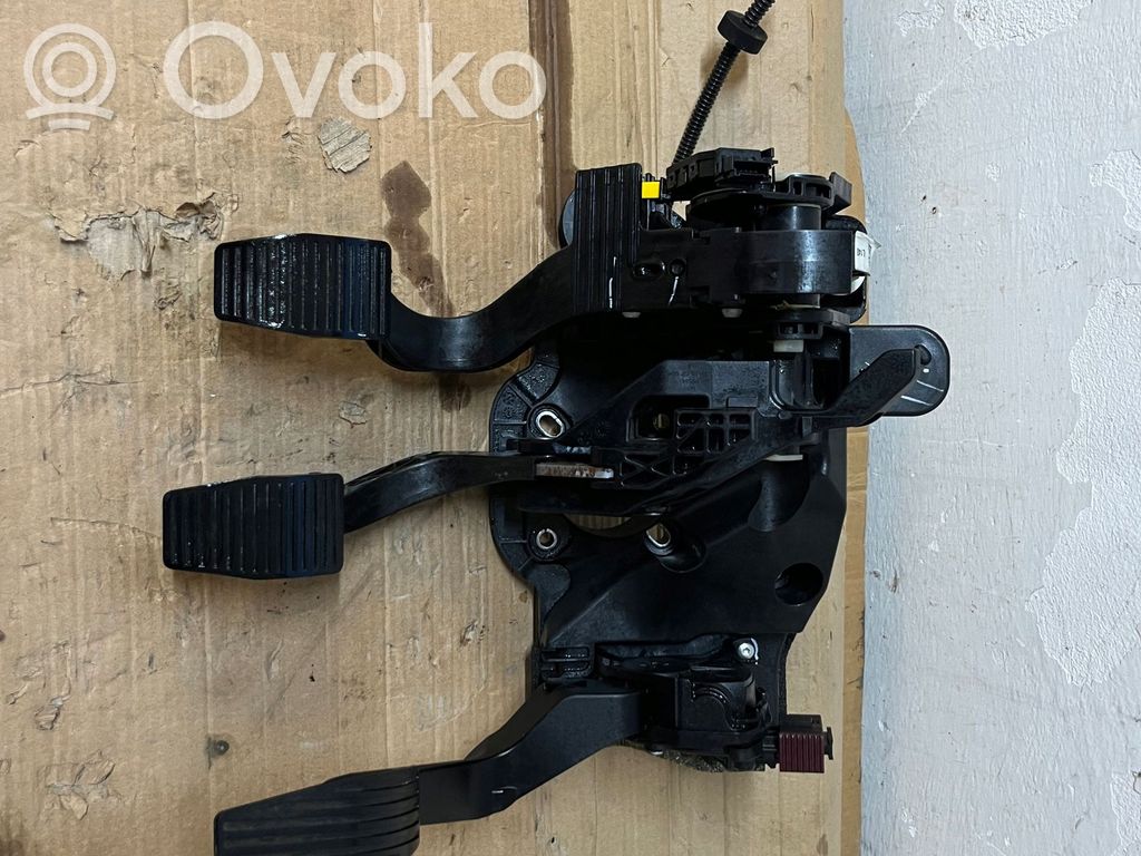 Akceleratoriaus pedalas   6PV010175
