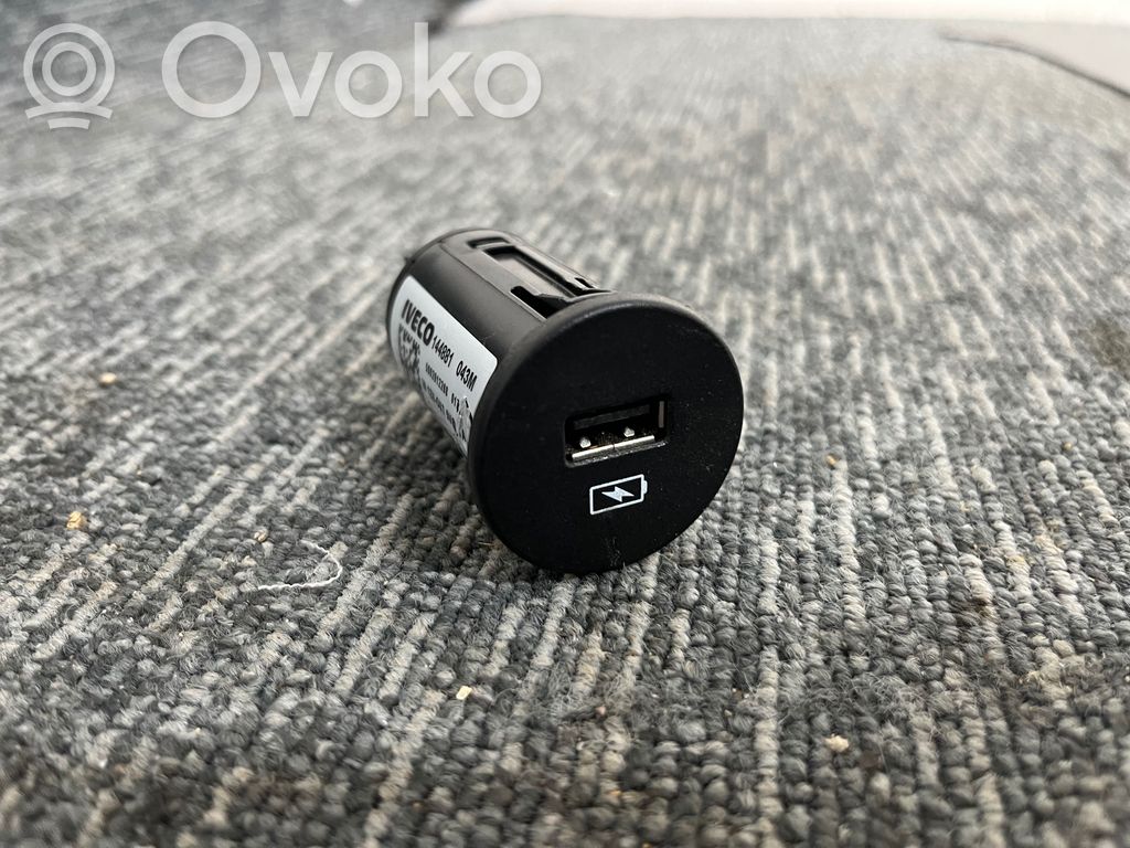 Iveco Daily 6th gen Enchufe conector USB 