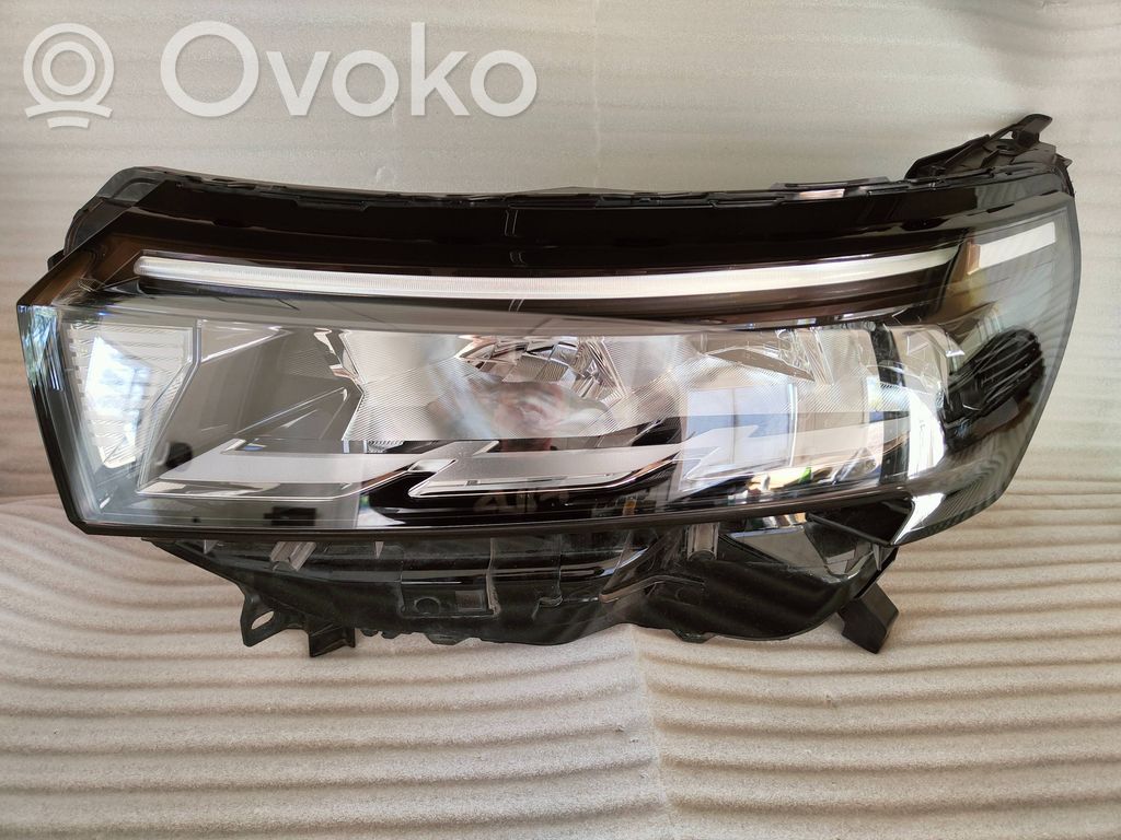 Nissan Townstar Lampa przednia 