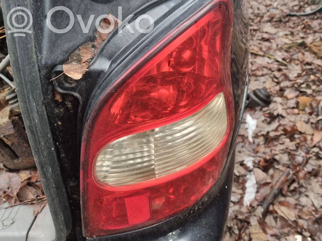KIA Carnival Aizmugurējais lukturis virsbūvē 