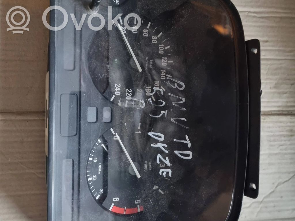 Speedometer (instrument cluster)   9220300980,8361120