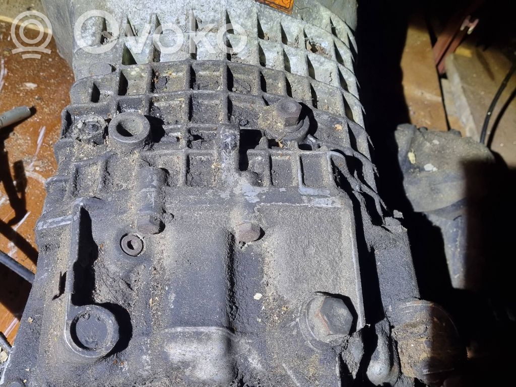 Manual 5 speed gearbox