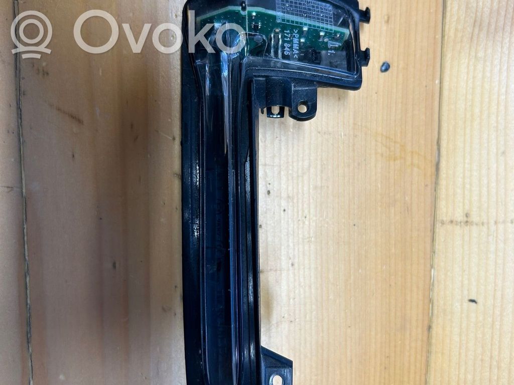 Audi A4 S4 B8 8K Peilin suuntavilkku 