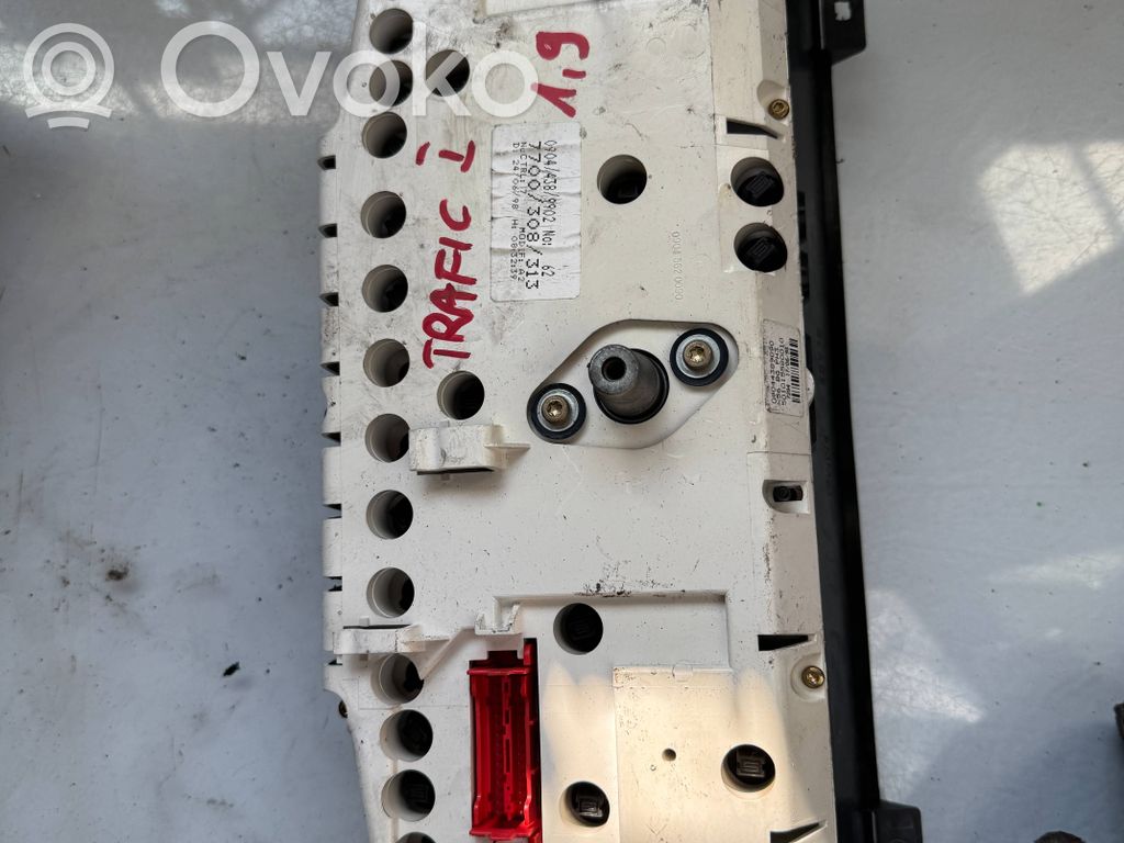 Renault Trafic I Speedometer (instrument cluster) 
