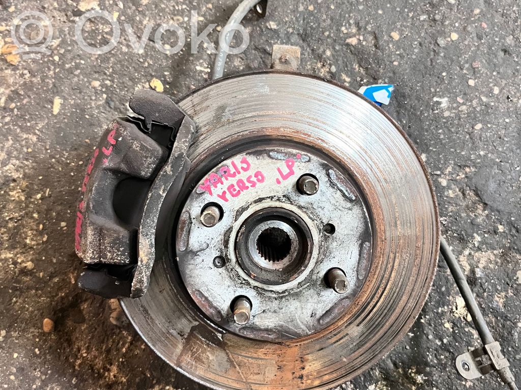 Toyota Yaris Verso Front wheel hub spindle knuckle 