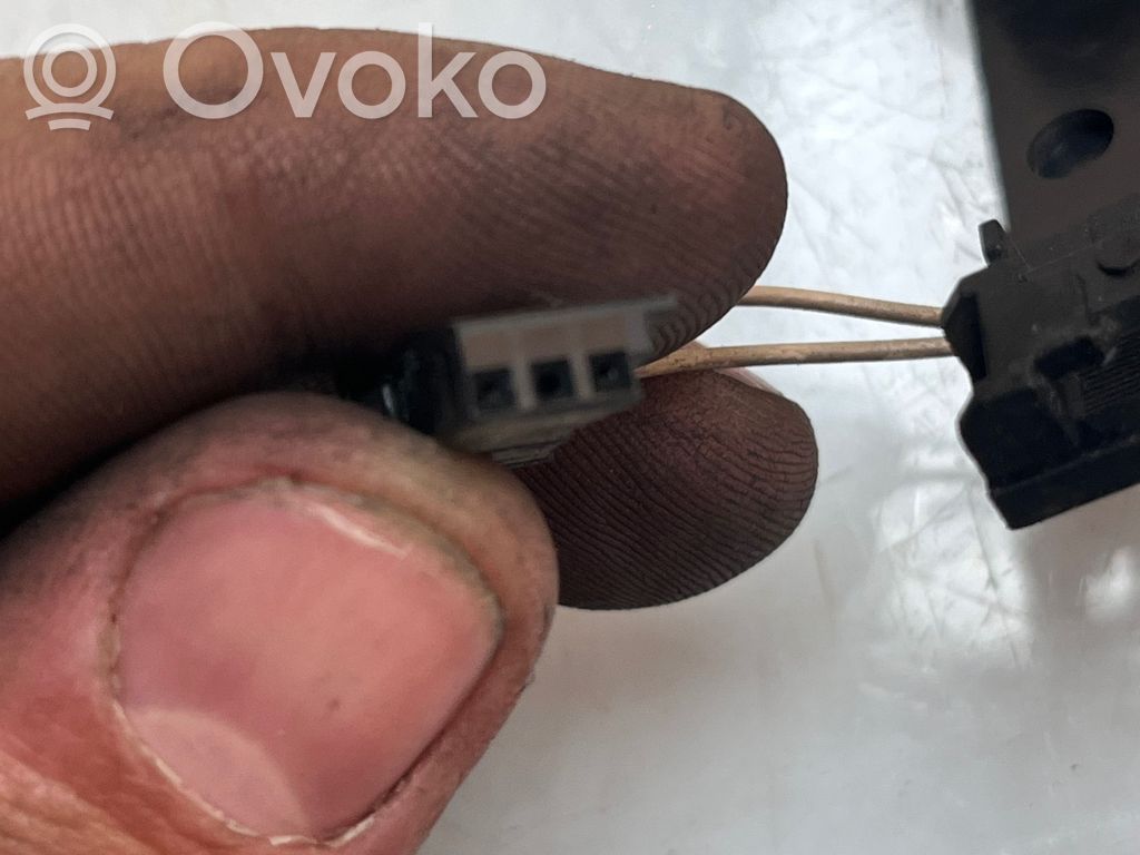 Steering wheel adjustment switch   676786,03206060