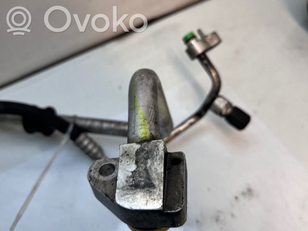 BMW 5 E60 E61 Ilmastointilaitteen putki (A/C) 