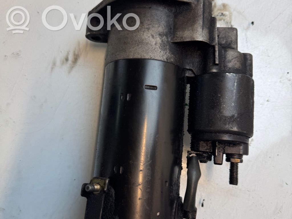 Motor de arranque   068911024G