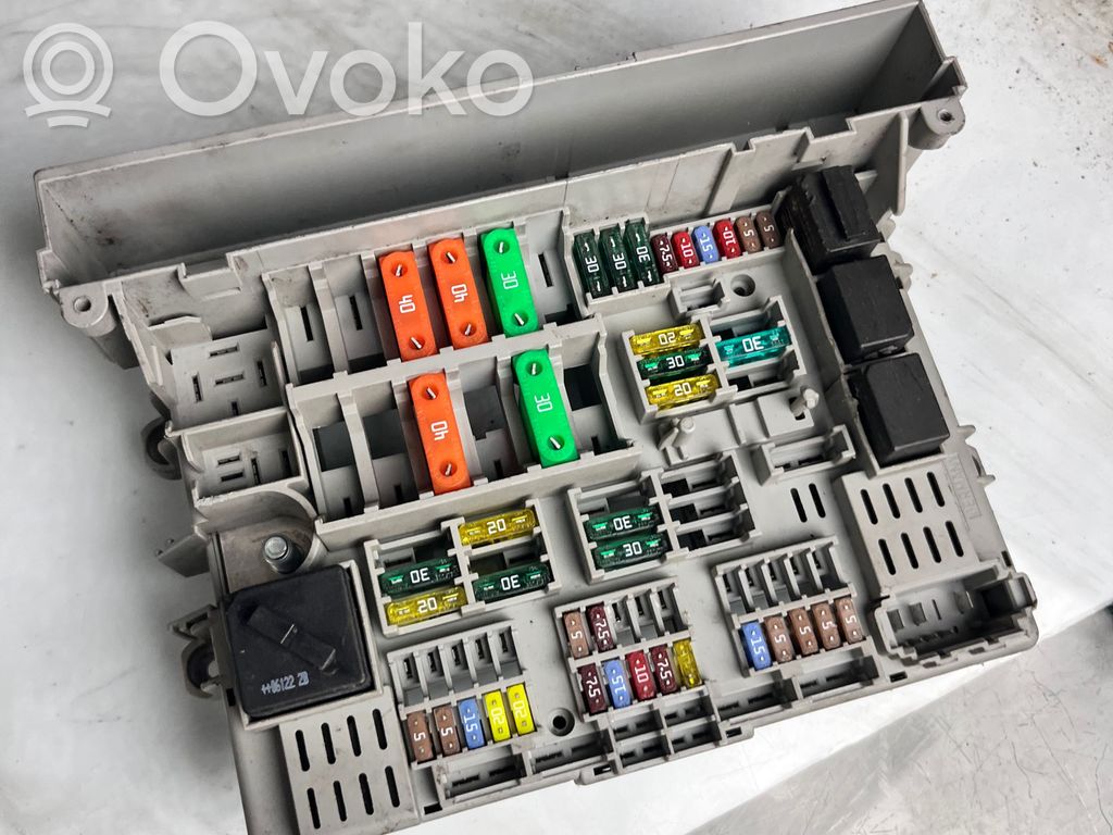 BMW 1 E81 E87 Fuse box set 