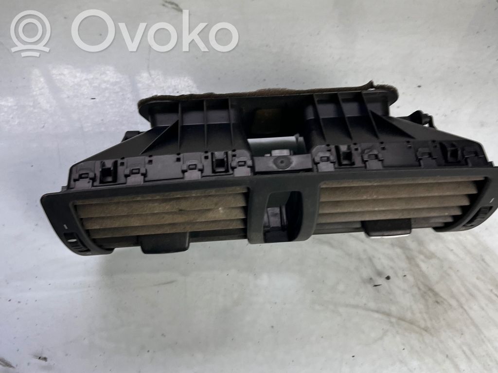 BMW 1 E81 E87 Centrinės oro grotelės 